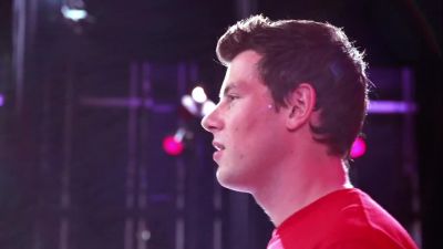 ♪Just a small town girl ♪ - Glee