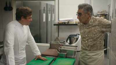 - Just an apron. [laughs] Okay.
- [Edouard chuckles] - The Reluctant Traveler with Eugene Levy