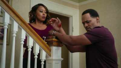 JUST CALL THEM, PLEASE. - Tyler Perry's The Oval
