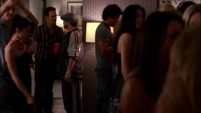 - Just calm down.
- Don't tell me to calm down, Turtle. - Entourage