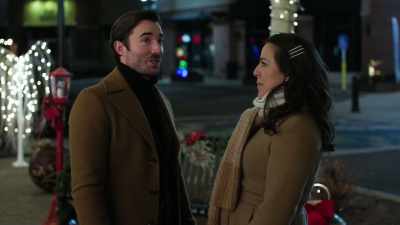- Just drove into town - A Christmas of Wonders