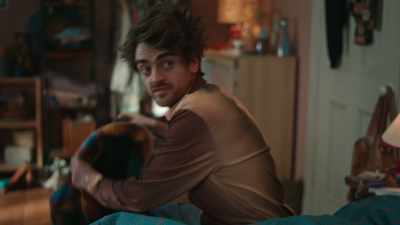 - Just flour, milk, eggs, sugar, right?
- No, you for... - Extraordinary