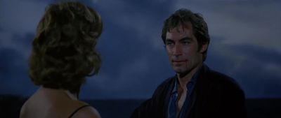 Just fly me in and leave 50 000 - Licence to Kill