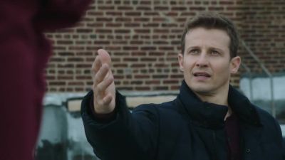 Just give me your hand. - Blue Bloods