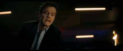 Just give me his name.
[screams] - Novocaine