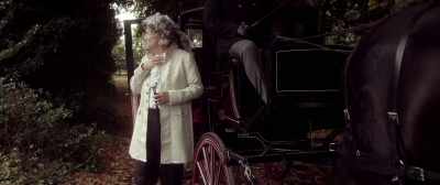 Just give me the necklace. - The Highwayman