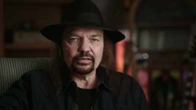 Just go
dink-dink-dink-dink-dink." - If I Leave Here Tomorrow: A Film About Lynyrd Skynyrd