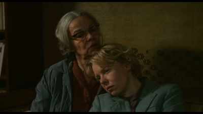 - Just go on.
- You upper class witch. - Tove