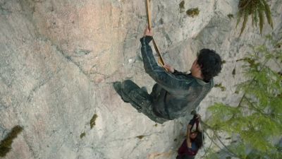 Just hang on. - The 100