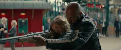 Just hold it. When you're
ready, pull the trigger back. - Darkland: The Return