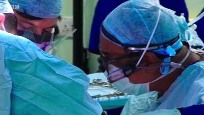 Just hold that. I don't know
why it's stopped. - Surgeons: At the Edge of Life