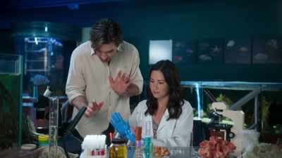 -Just...
-I'm sorry, I'm sorry. - Love on the Reef