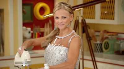 Just keep mixing
it up like this. - At Home with Amy Sedaris