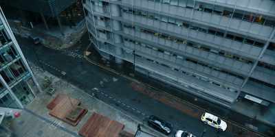 -Just keep moving. No sudden moves.
-[Control] Destination is Pope Square. - Bodyguard