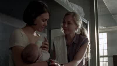 Just keep the bottle like this. - The Walking Dead