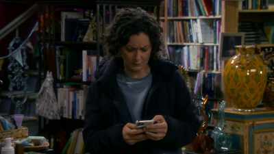 Just let me delete
a few texts here to Becky - The Conners