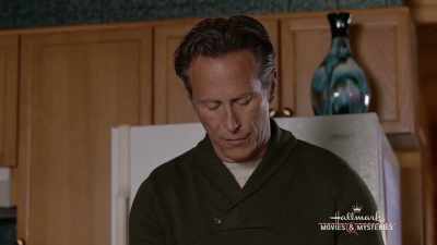 - Just like old times.
- That's right. So eat up. - Return to Christmas Creek