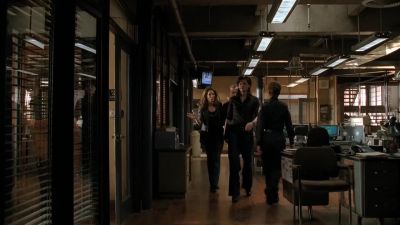 - Just like that, I'm free to go?
- Just like that. - Castle