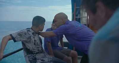 Just lost my shoe, güey! - Blue Miracle