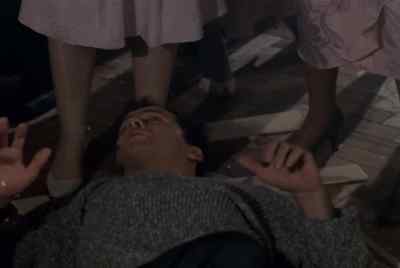Just my luck.
They're all wearing underwear. - Moonlighting