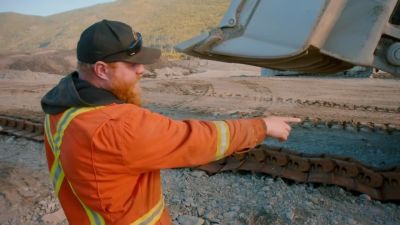 Just making sure
that the idlers
and the rock guards - Gold Rush