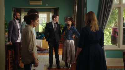 - Just one moment,
ladies and gentlemen, - Five Bedrooms