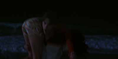 - Just put me down! Conrad!
- I'm not gonna put you down. - The Summer I Turned Pretty