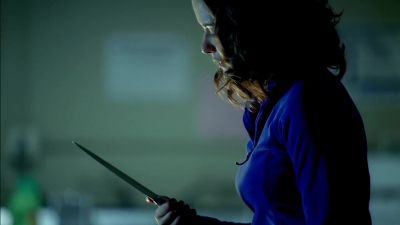 Just put the knife down. Come on. - Castle