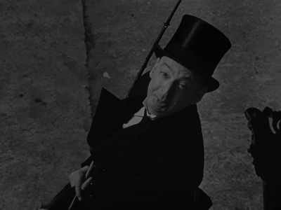 Just room for one inside sir - Dead of Night