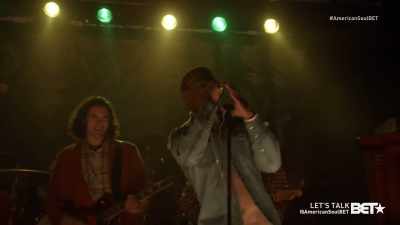 ♪ Just sing for me ♪ - American Soul