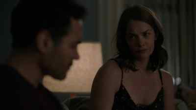 Just tell me who you are. - The Affair