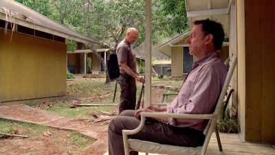 Just the man I was looking for. - Lost