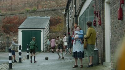 Just to the shop and back. - Call the Midwife