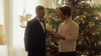 "Just wanted to let
you know I'm on my way - Best Christmas Ball Ever!