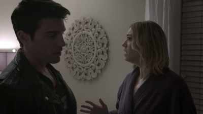 -Justin: I'm home!
-[carrie gasps] - Hall Pass Nightmare