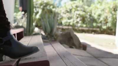 JUSTIN: Laura Vasquez
tells detectives that Rick - Buried In The Backyard