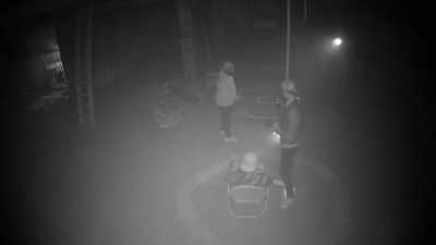 JUWAN: I need you to put this on
the devil's circle. Thank you, sir. - Ghost Brothers: Lights Out