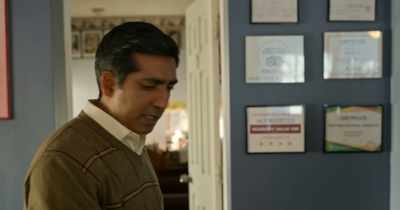 Kabir, here. Come. You man the desk.
And study your words. - Little America