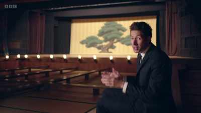 Kabuki theatres
could be raucous places. - The Art of Japanese Life