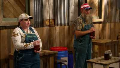 Kacey, you're the next
master distiller. - Moonshiners: Master Distiller