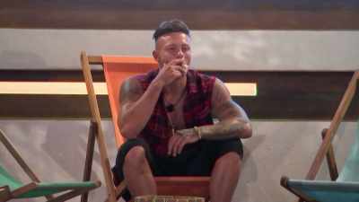 KADY: I would be lying
if I said I trusted Scott - Love Island