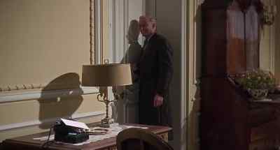 Kaereste?
Shall I order breakfast? - Madame X