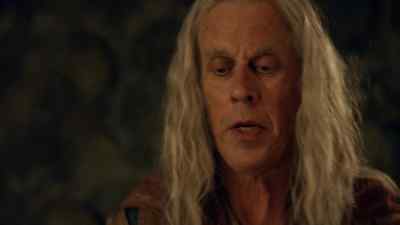 Kahlan and Cara
have found something. - Legend of the Seeker