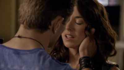 - Kai what are we doing?
- I know what I'm doing. - Being Erica
