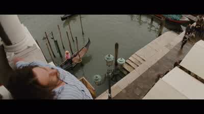 Kalder hovedkvarteret. - The Tourist