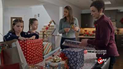 Kaley, shouldn't mommy and daddy
have been home by now? - Snowed In for Christmas