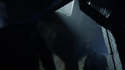 Kane: Get off of him! - The 100