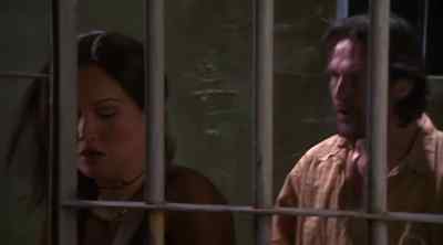 KANE: Oh,
great plan, sweetheart. - Relic Hunter