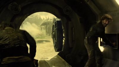 Kane.
Someone's outside. - The 100