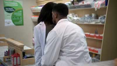 Kareem: Come on, come on,
come on, come on, come on, - Tyler Perry's The Oval